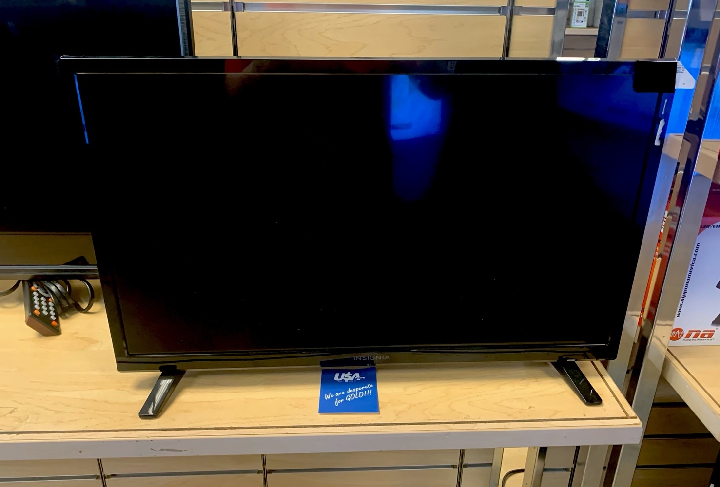 INSIGNIA 24 Inch LeD TV Model NS24D310NA17 with Remote USA Pawn