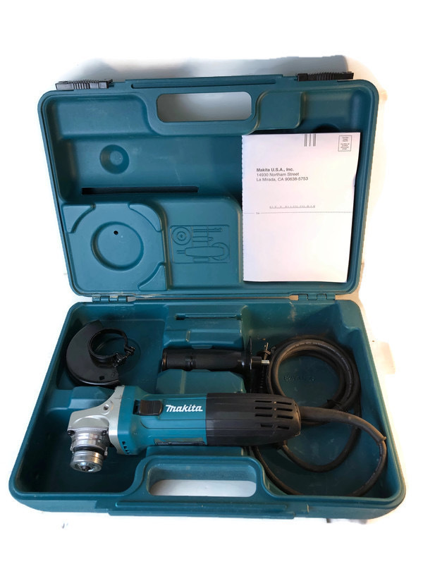 Makita GA4030 6 Amp 4 in. Corded Angle Grinder In Hard Case USA Pawn