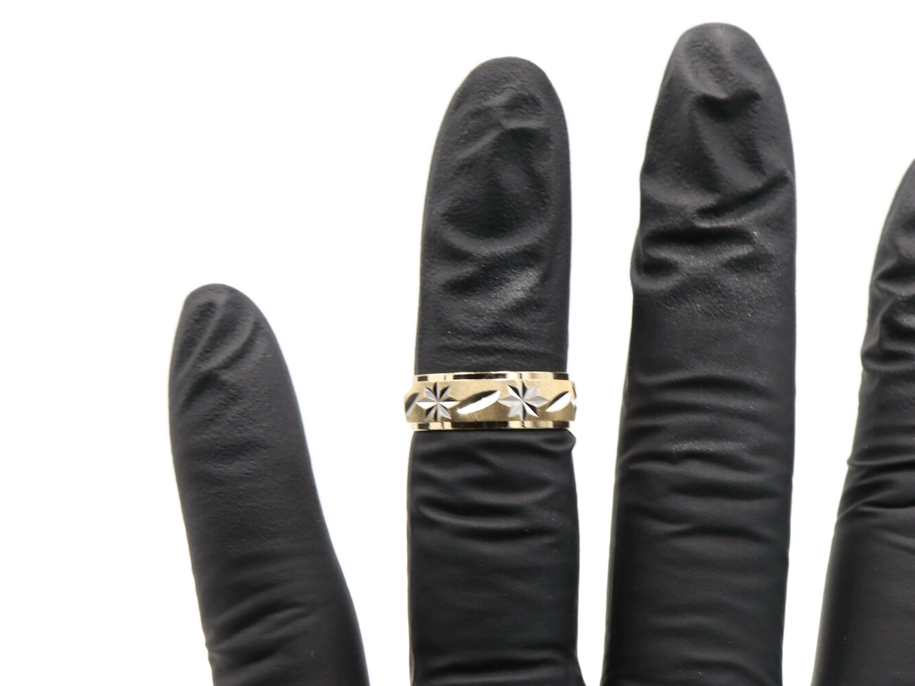 Women's Estate 14KT Yellow Gold Diamond Cut Star Design 5.8mm Band Ring Size 5.5