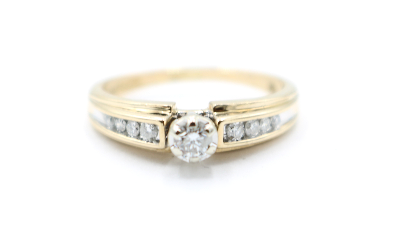 Beautiful Women's Round Diamond Engagement Ring in 14KT Yellow Gold Sz 7.5