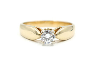 Women's 0.50 cttw Round Solitaire Diamond Engagement Ring in 18KT Yellow Gold  