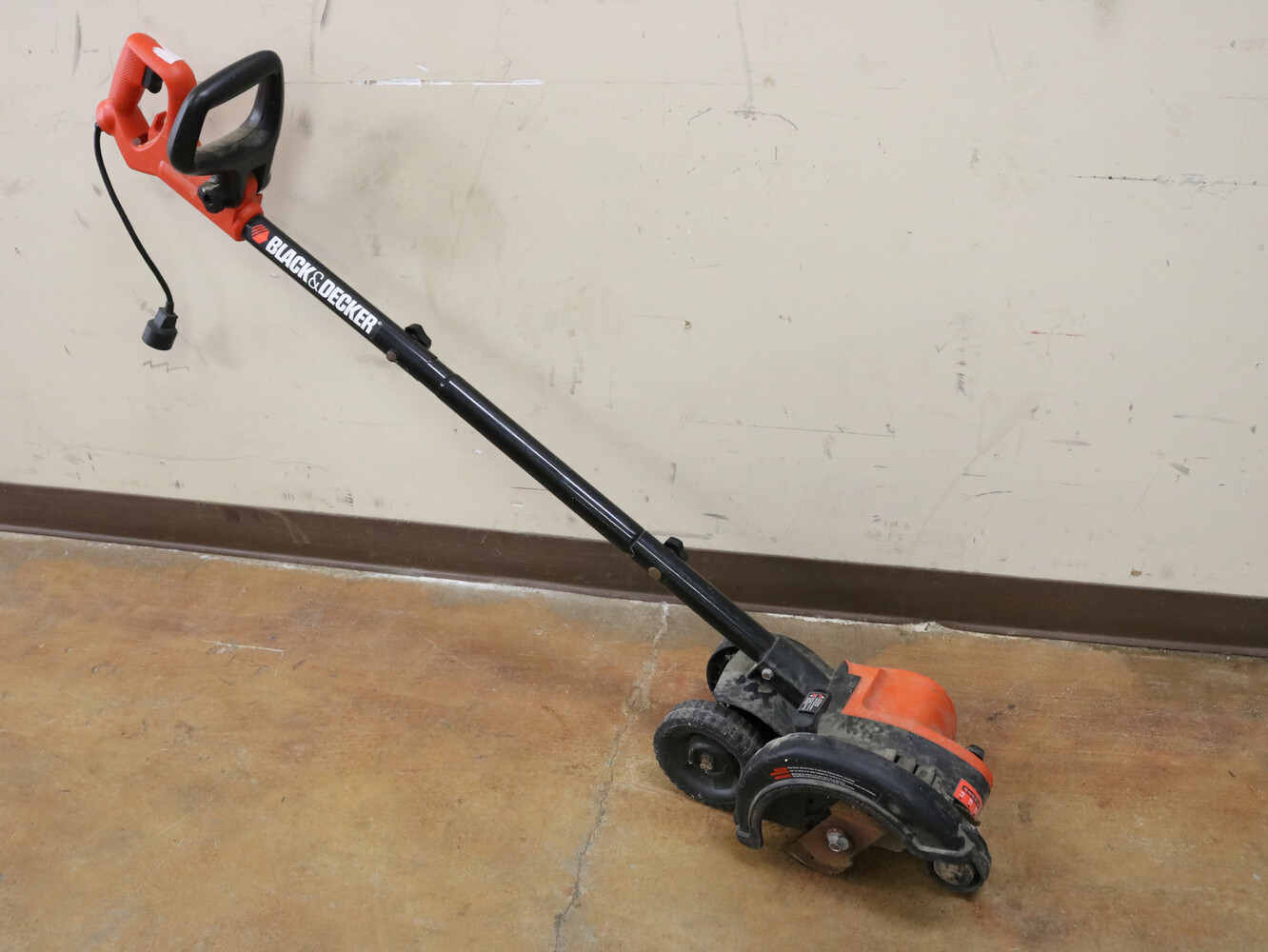 Black and Decker Edgehog Electric Edger USA Pawn