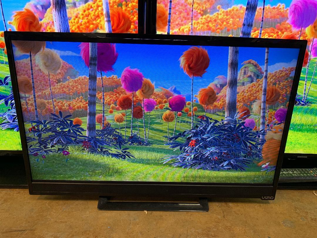 28" Vizio E28HC1 LED TV Non Smart USA Pawn