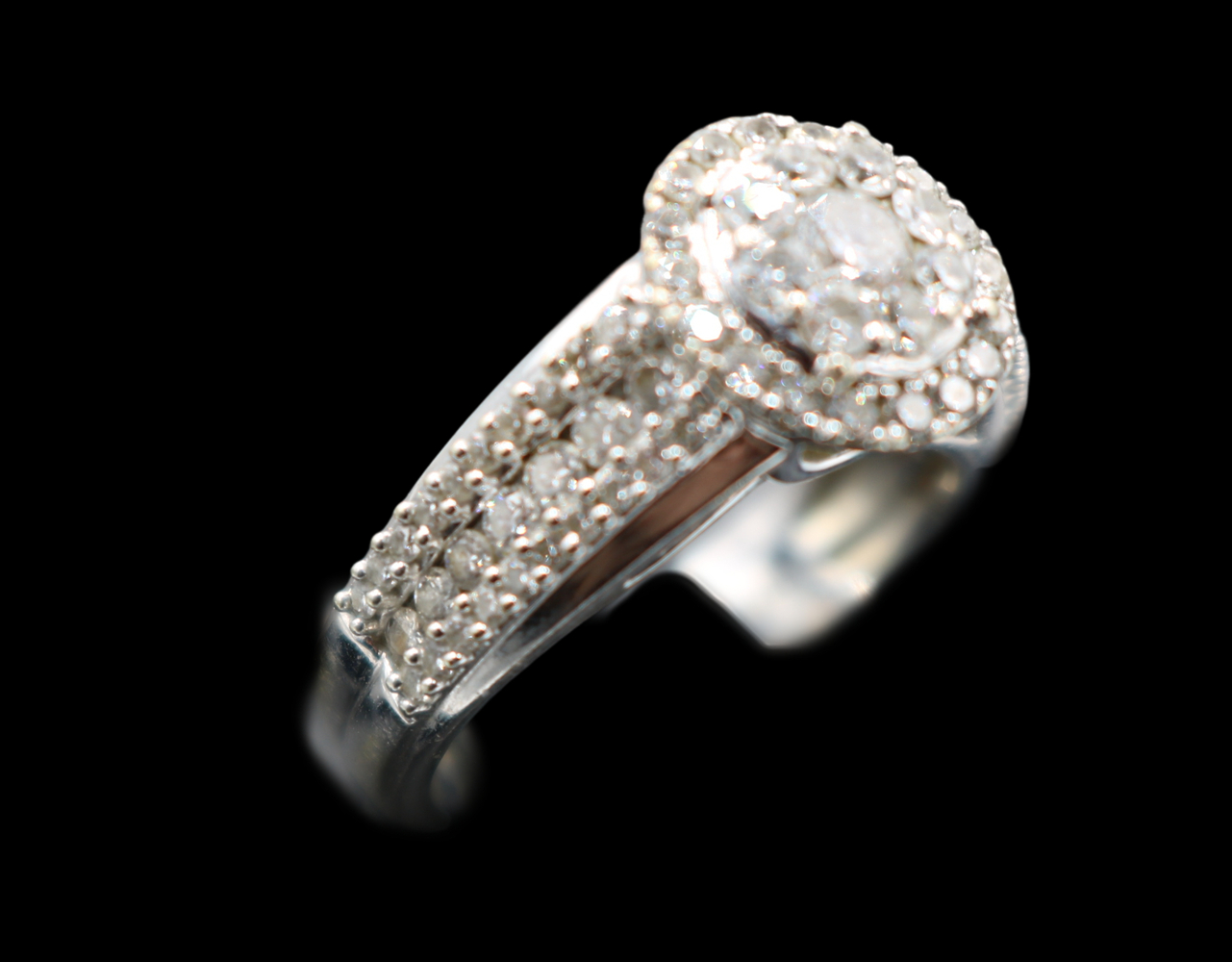 Dazzling 1.25 ctw Round Large Diamond Halo 14KT White Gold Engagement Ring 