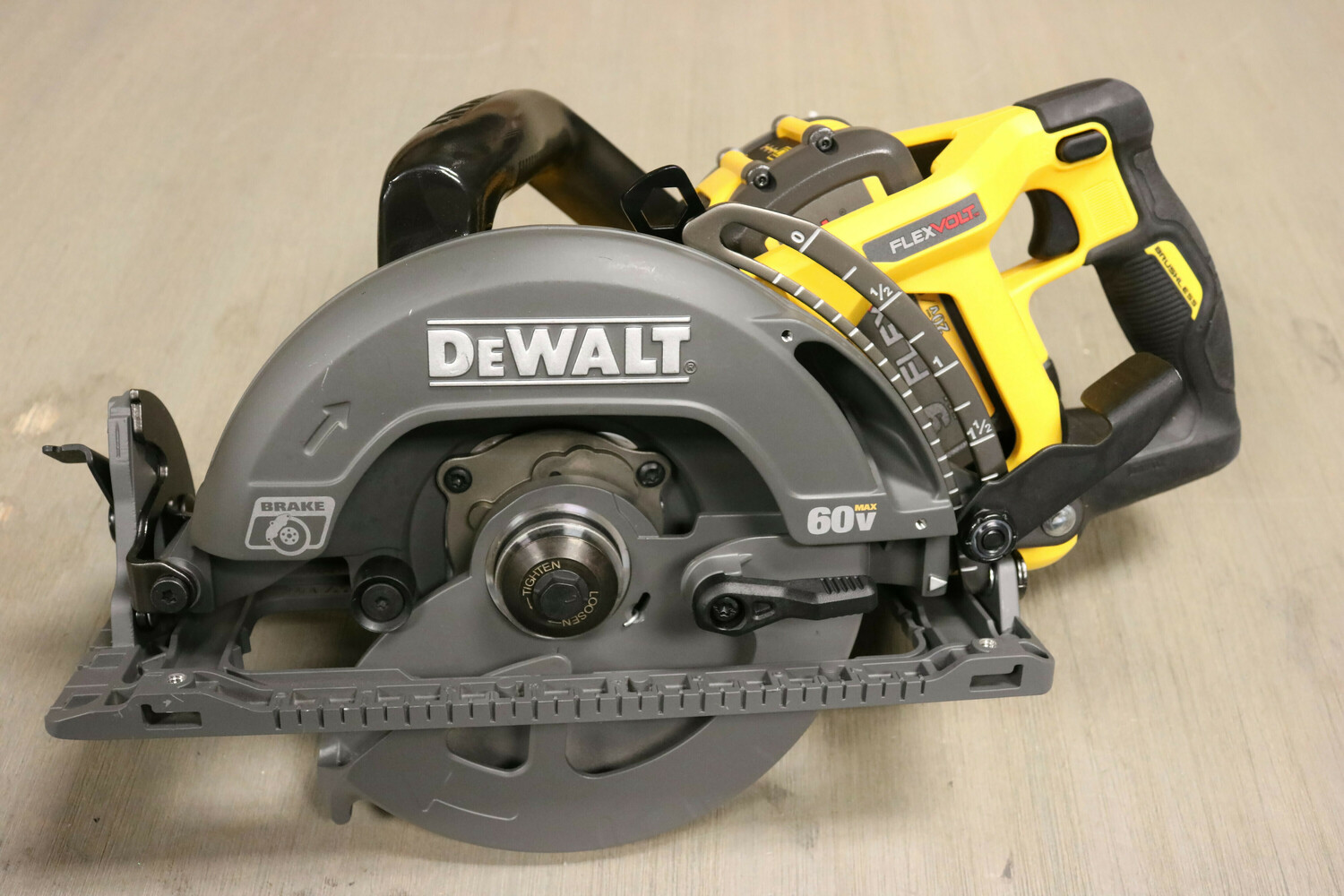 NEW!! Dewalt DCS577 60V Lithium Ion Worm Drive Circular Saw | USA Pawn