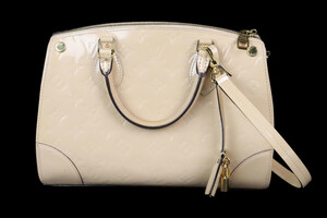 Authentic Women's Louis Vuitton Santa Monica Leather Hand Bag in Beige