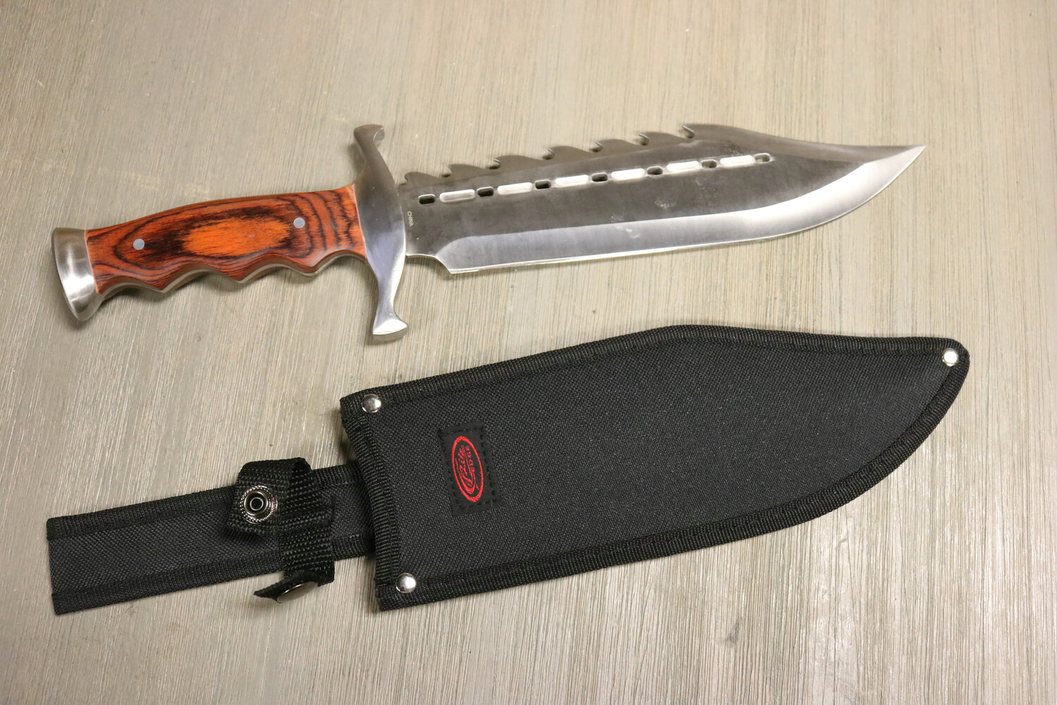 New!! Sawtooth Bowie Knife USA Pawn