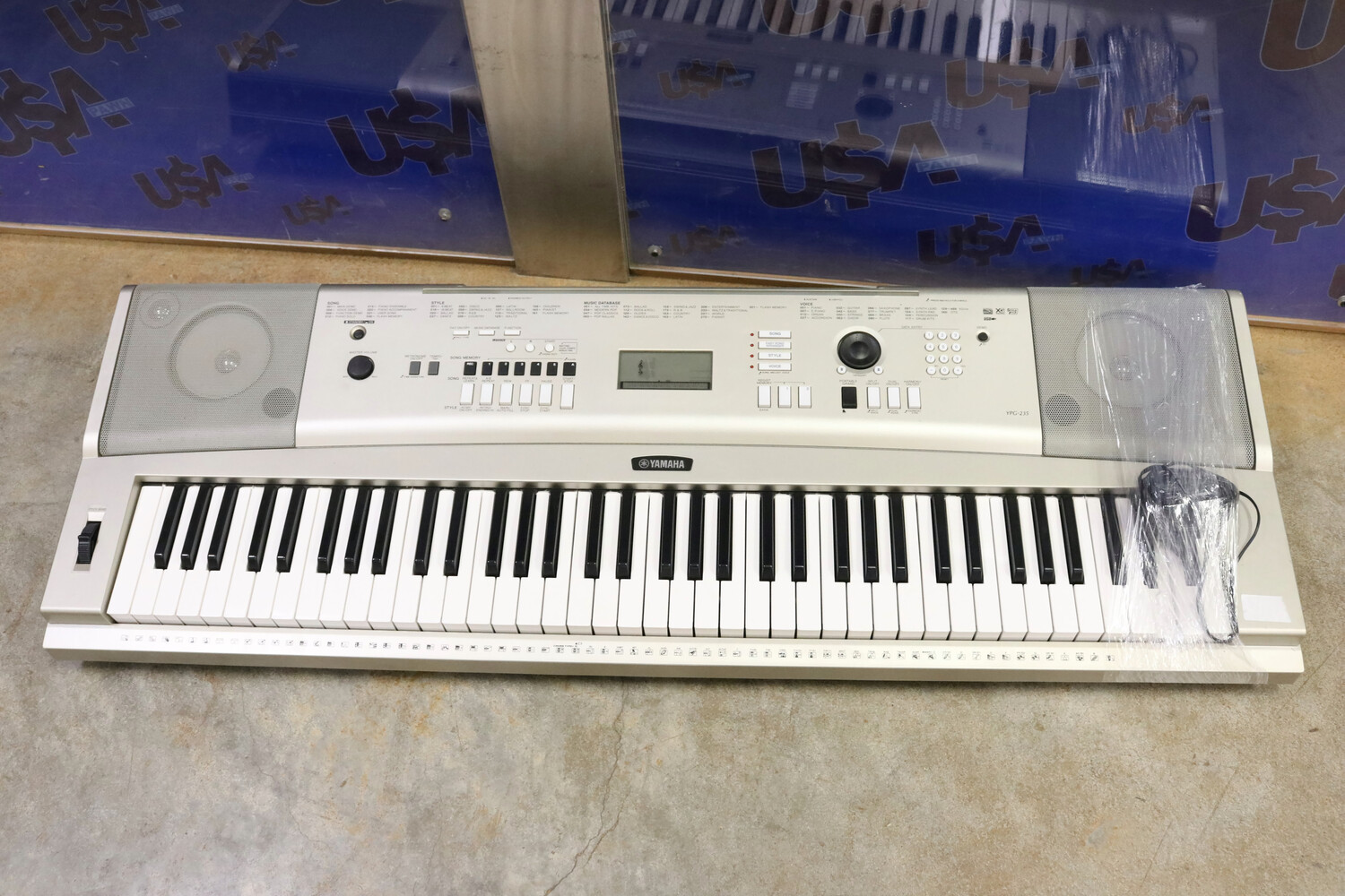 Yamaha YPG235 Digital Keyboard USA Pawn