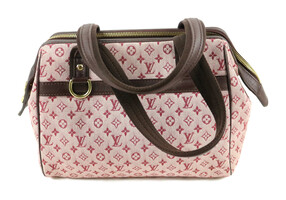 Beautiful Women's Authentic Louis Vuitton Josephine PM Luxury Handbag in Pink