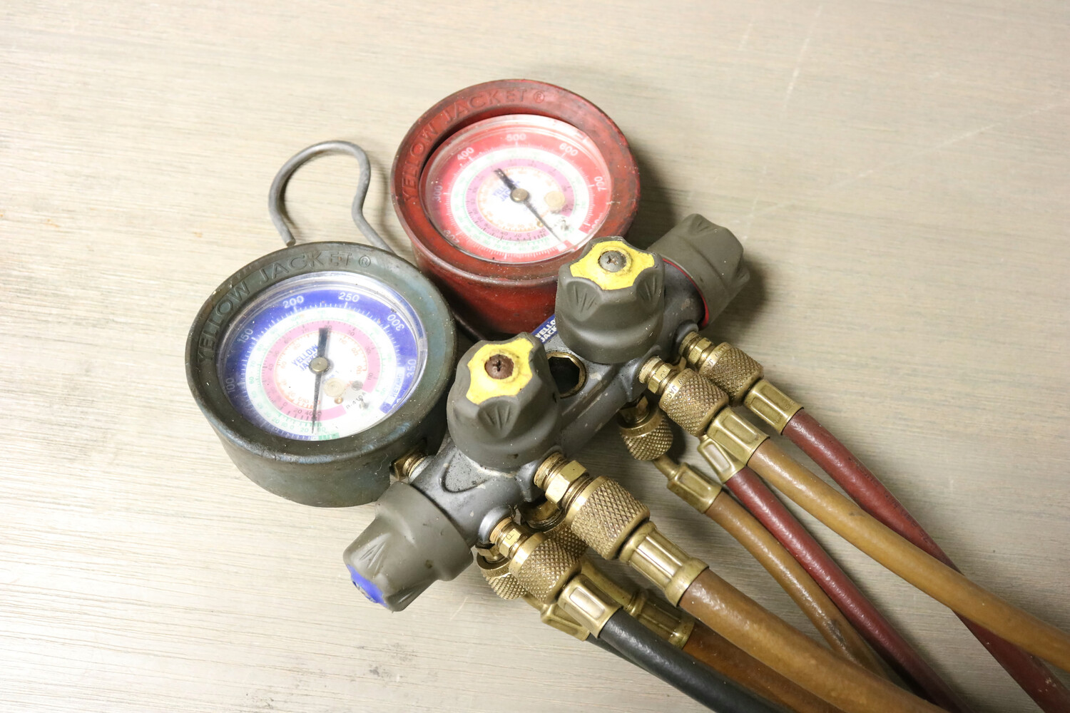 Yellow Jacket Titan AC Guages USA Pawn