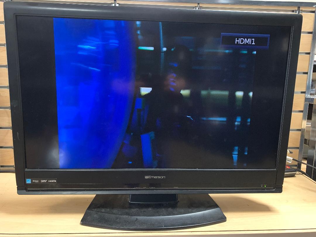 32" Emerson LC320EM1F LCD TV Non Smart USA Pawn