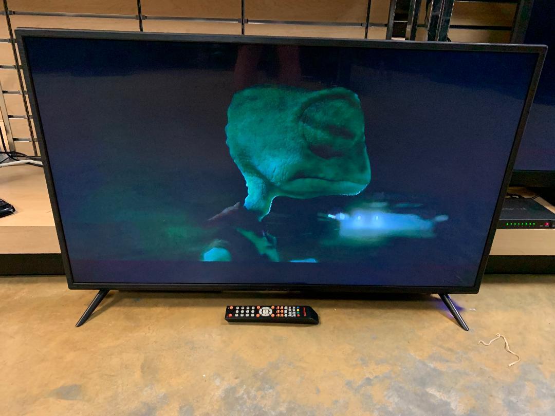 43" SCEPTRE 4K LED TV Non Smart USA Pawn