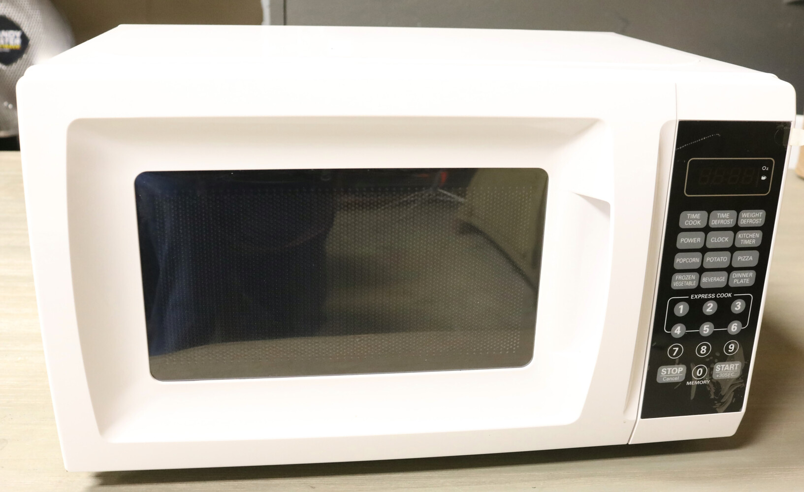 Mainstays EM720CGAW Microwave USA Pawn