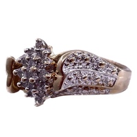 Gold Ladies Ring With Diamond Cluster 10kt Size 5 1/2