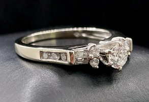  Gold Engagement Ring With Diamonds 10Kt Size 7 1/2