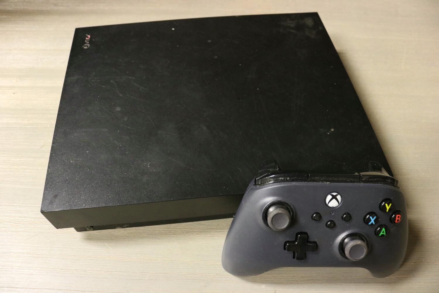 Microsoft Xbox One X 1787 Video Gaming Console USA Pawn