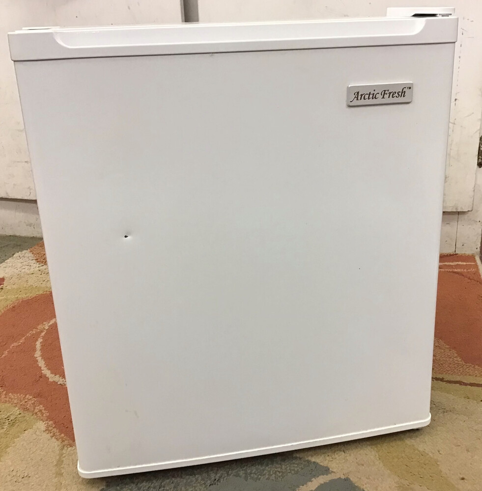 Arctic Fresh 1.6cu ft Freestanding Mini Fridge (White) USA Pawn