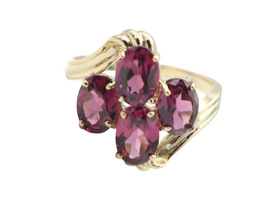 Beautiful Women's Purple Oval Cut Gemstone Ring in 14KT Yellow Gold Size: 7