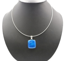 Beautiful Women's Sterling Silver (925) Bright Blue Agate Gemstone Necklace 