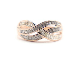 Women's 10KT Rose Gold 0.50 ctw Round and Baguette Diamond Ring - Size 6