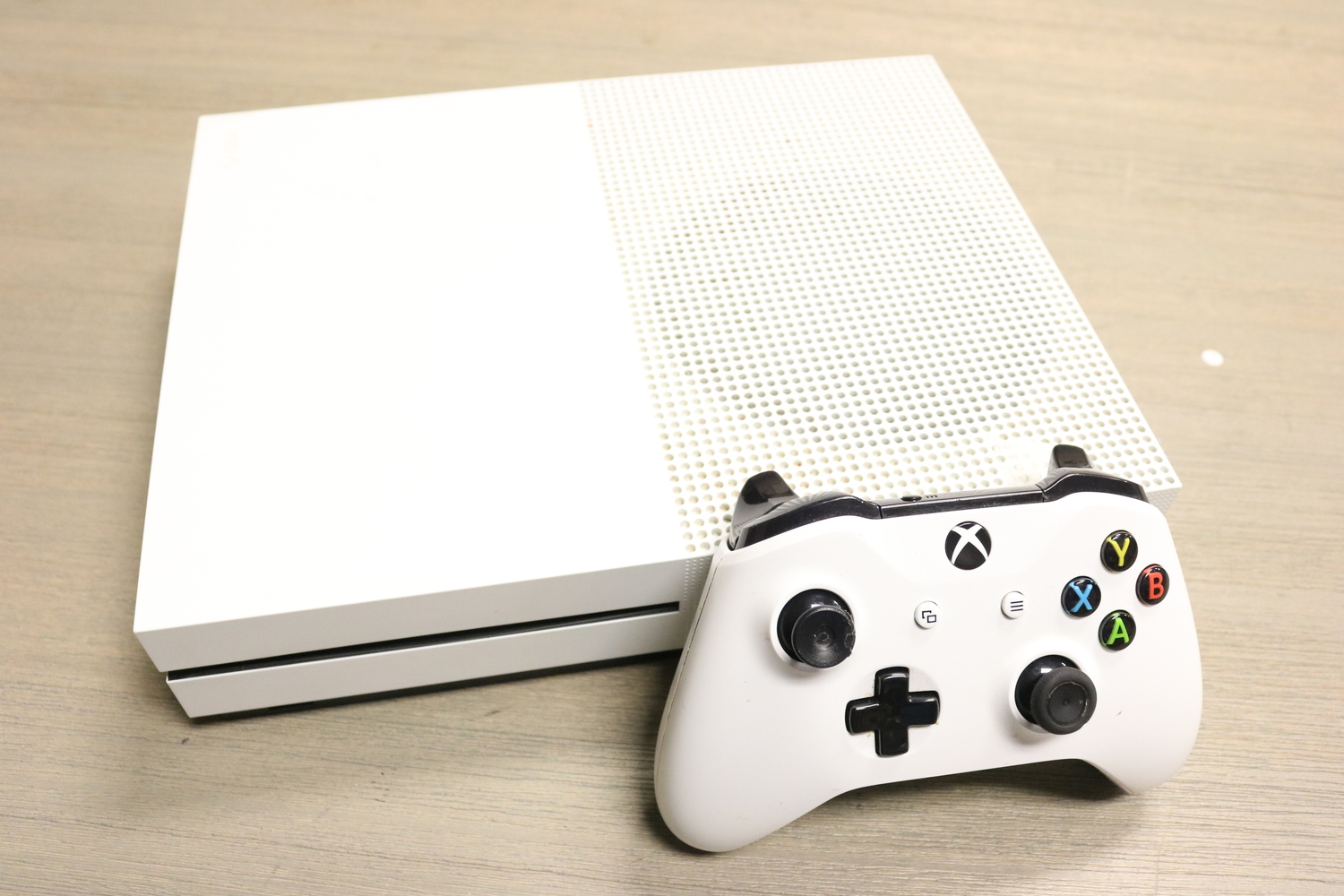 Microsoft XBOX One S 1681 Video Gaming Console | USA Pawn