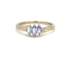  Lovely 10K Yellow Gold Ladies 1.40g African Iolite 3 - Stone Ring Size - 8