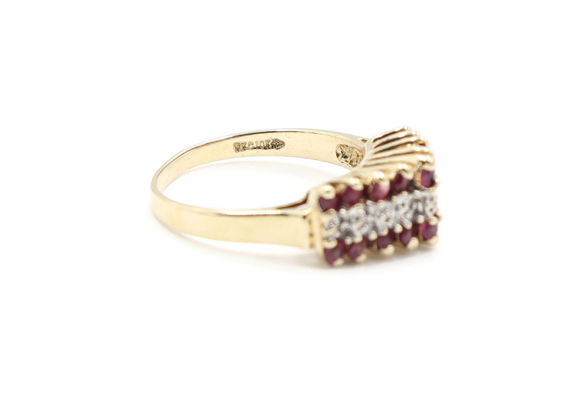 Round Red Glass Stone & Diamond Accent Anniversary Band Ring 10KT Yellow Gold