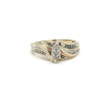Ladies 10K Yellow Gold 3.6g Diamond .31cttw Round / Baguette Engagement Ring