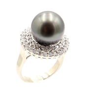 Large 12.6mm Black Tahitian Pearl Ring with 1.20 ctw Round Diamonds in 18KT Gold