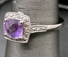  Gold Ladies Ring With Amethyst Gemstone and Diamonds 10kt Size 7