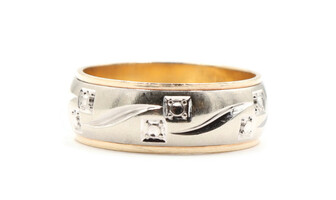 Men's Art Carved Estate Two Tone 10KT Yellow And White Gold Band Ring - 7.40g 