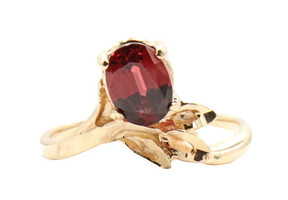  Women's 0.50 ctw Oval Cut Red Garnet Ring with Leaf Design in 14KT Yellow Gold