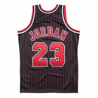 Mitchell & Ness Authentic Jersey Chicago Bulls Alternate 1996-97 Michael Jordan