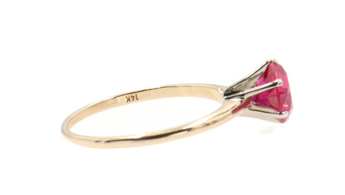 Women's Rich Red 1.0 ctw Lab Created Ruby in 14KT Yellow Gold Solitaire Ring 