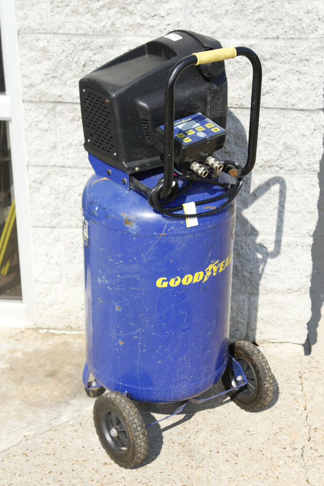 Goodyear TAW2080VD Air Compressor. 20 Gallon 165 Max Psi Vertical