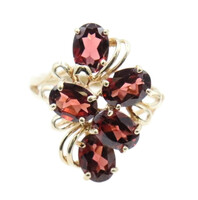 Women's Stunning 2.60 ctw Oval Cut Garnet Statement Ring in 10KT Yellow Gold 