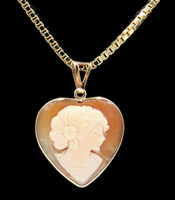  14KT Gold Scognamiglio Italy MM Signed Shell Cameo Heart Pendant on 24" Chain