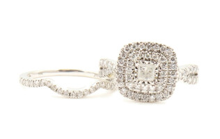 Women's 1.03 ctw Round & Princess Cut Diamond Wedding Ring Set 10KT White Gold
