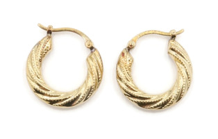 Women's Estate Small 16.3mm Detailed Twisted 14KT Yellow Gold Hoop Earrings 1.1g