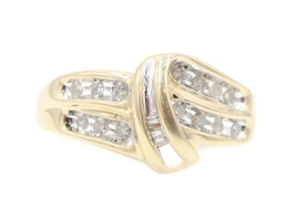 Estate 0.16 ctw Swirl Style Round and Baguette Diamond Channel 10KT Gold Ring