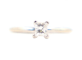 Women's 0.30 ctw Princess Cut Diamond Solitaire 14KT White Gold Engagement Ring