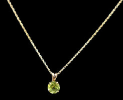 10KT Yellow Gold 0.55 ctw Round Peridot Solitaire Pendant on 18" 10KT Necklace