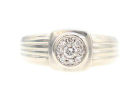 10KT White Gold 0.41 Ctw Round Diamond Cluster Wedding Band Ring Size 11 3/4