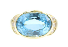 East West 5.90 Ct Oval Cut Blue Topaz & Round Diamond 14KT Yellow Gold Ring 7.3g