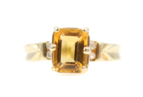 Women's Estate 1.65 Ct Emerald Cut Citrine & Round Diamond 10KT Yellow Gold Ring