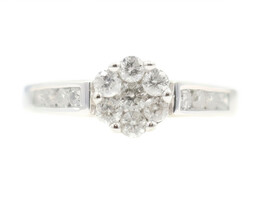 Women's 0.60 ctw Round Diamond Flower Cluster 10KT White Gold Engagement Ring