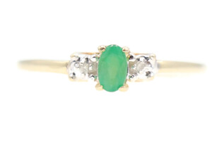 Estate 0.17 Ctw Oval Cut Natural Emerald & Single Cut Diamonds 14KT Gold Ring 2g