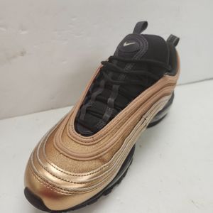 Nike max 600