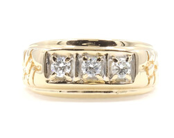 Estate 14KT Yellow Gold 0.50 ctw Round Diamond Three Stone Nugget Signet Ring 8g
