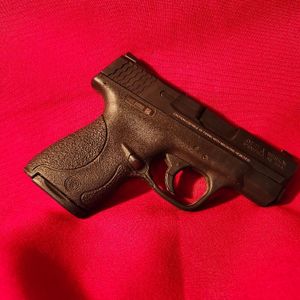 Smith & Wesson M&p 40 Semi Auto Pistol